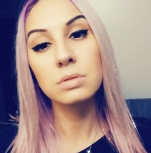 Meet your Posher, Eve